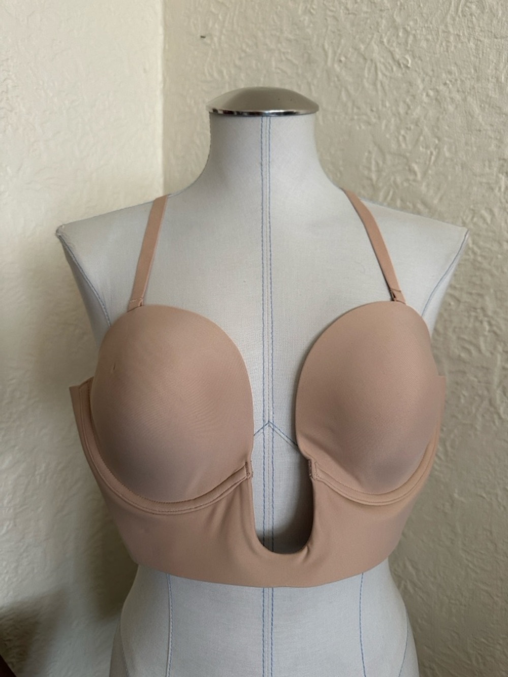 SKIMS Deep Plunge Shapewear Bra Scoop Center Nude Beige 2X